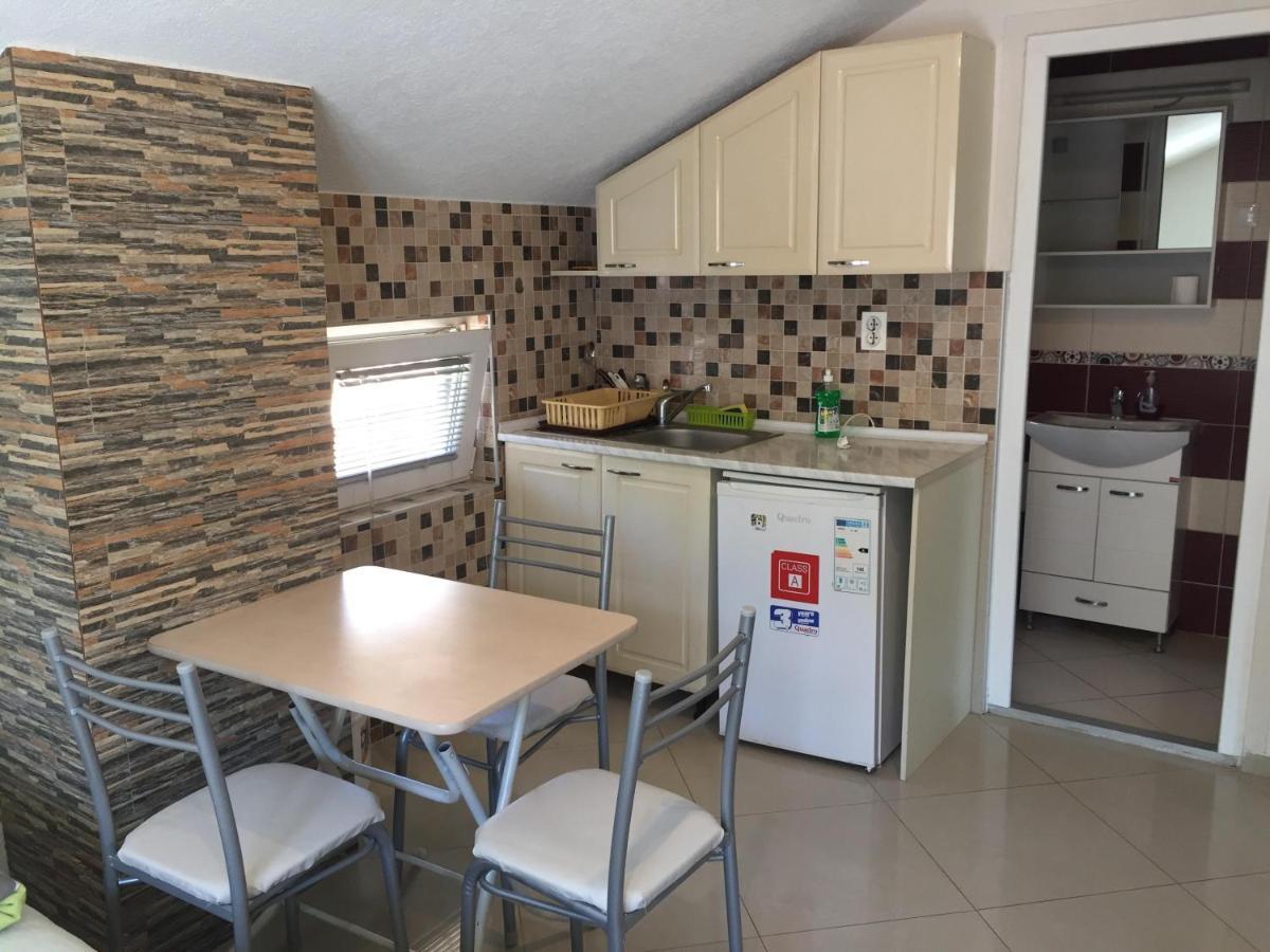 Apartman 4 Jovanovski โอครีด ภายนอก รูปภาพ
