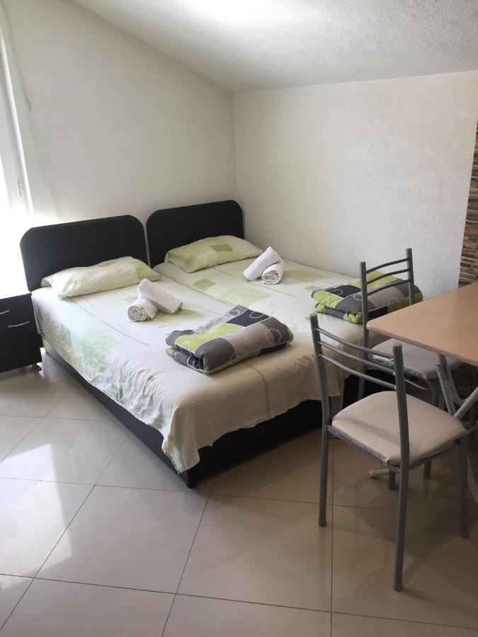 Apartman 4 Jovanovski โอครีด ภายนอก รูปภาพ