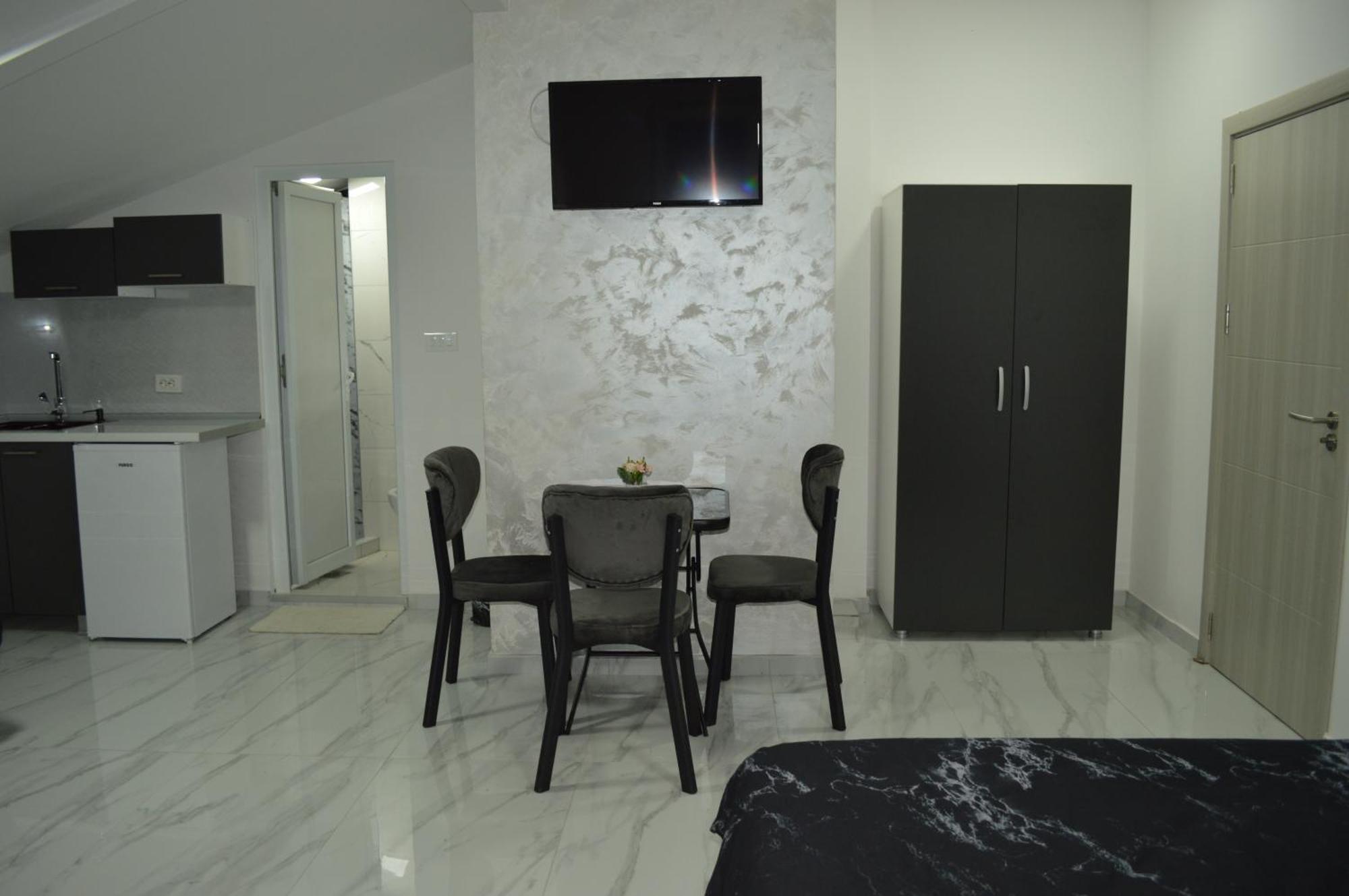 Apartman 4 Jovanovski โอครีด ภายนอก รูปภาพ