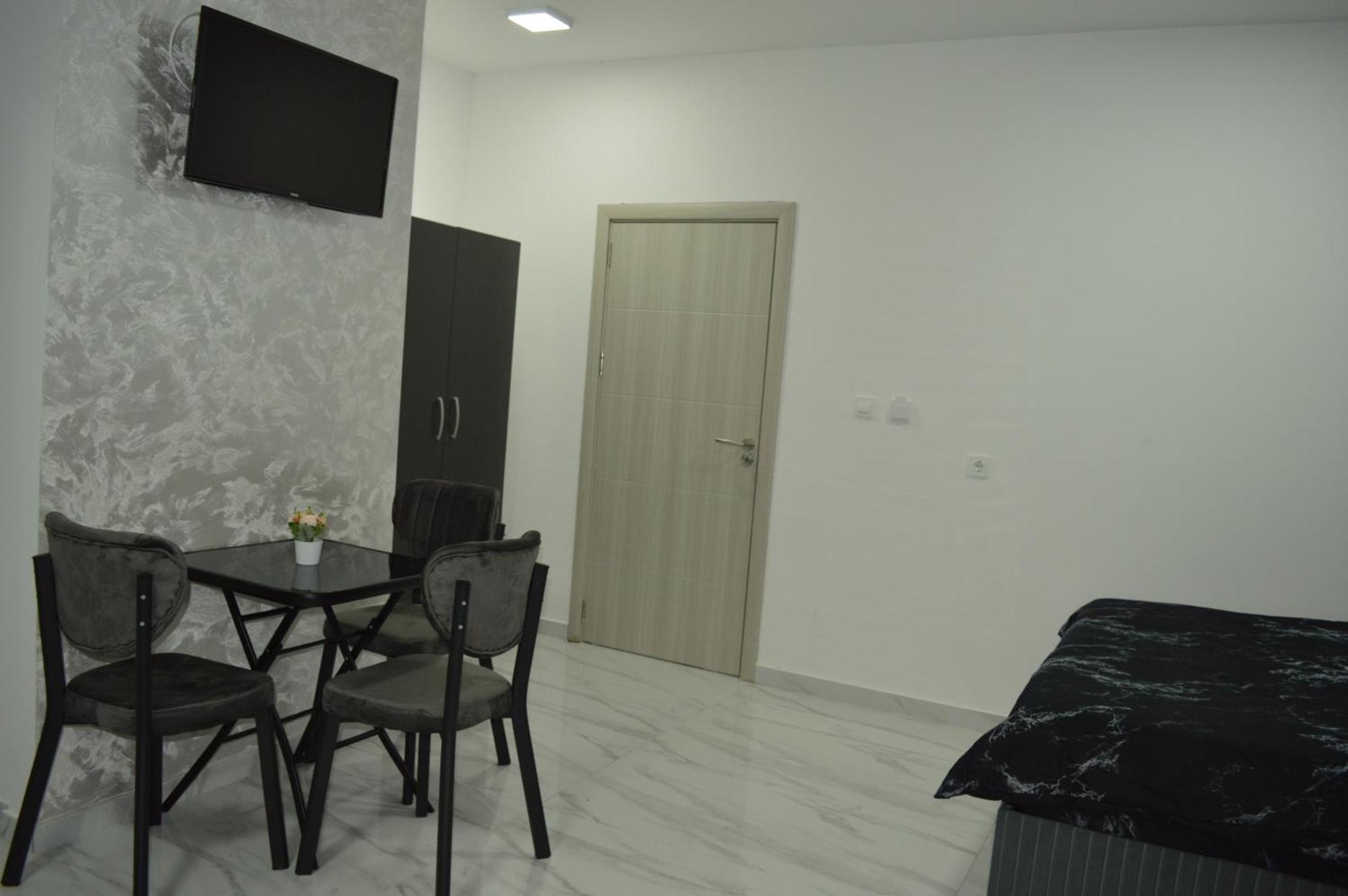 Apartman 4 Jovanovski โอครีด ภายนอก รูปภาพ