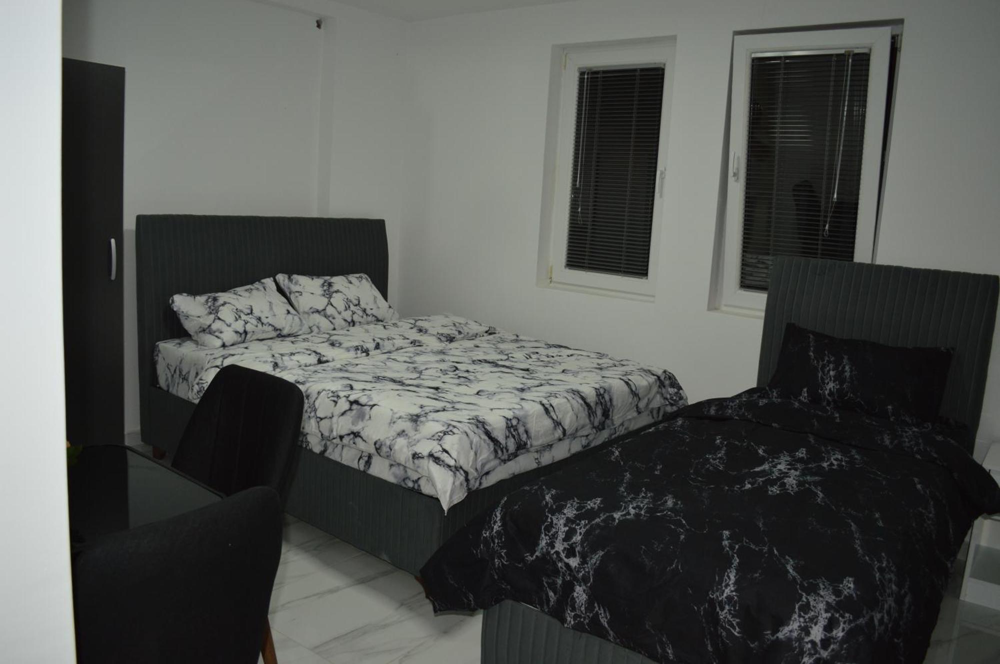 Apartman 4 Jovanovski โอครีด ภายนอก รูปภาพ
