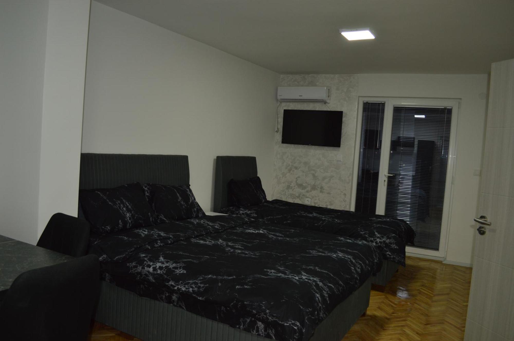 Apartman 4 Jovanovski โอครีด ภายนอก รูปภาพ